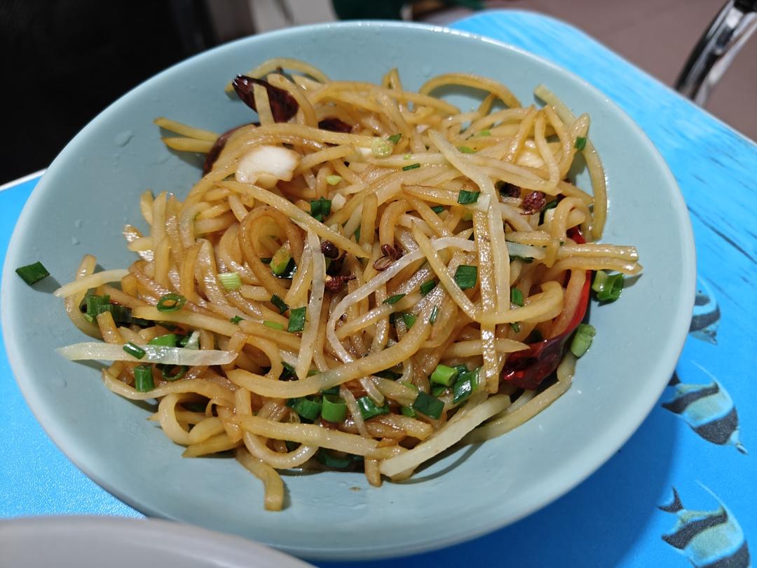 厨师长教你：“炝炒土豆丝”的家常做法，口感爽脆