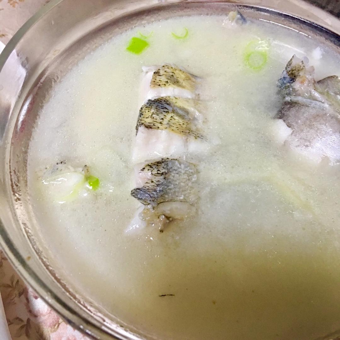 奶白鲫鱼汤