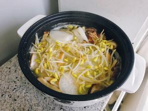 【宿舍版】萝卜蘑菇豆芽汤的做法 步骤4