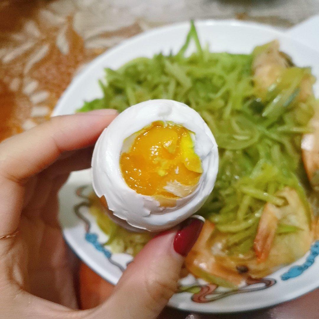 自制起砂流油咸鸡蛋