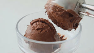 巧克力冰淇淋的做法 步骤4