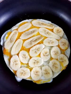 快手早饭—香蕉芝士薄饼的做法 步骤4