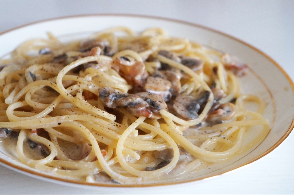 白汁蘑菇培根意粉