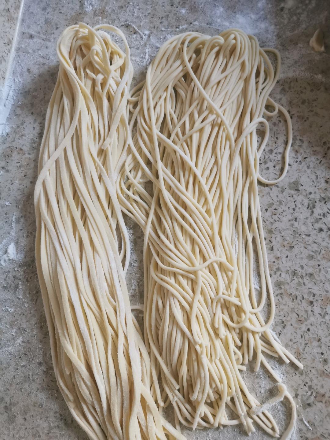 🔥Q弹爽滑面条，5岁小孩轻松做，再也不想买面条（马卡多手动）视频