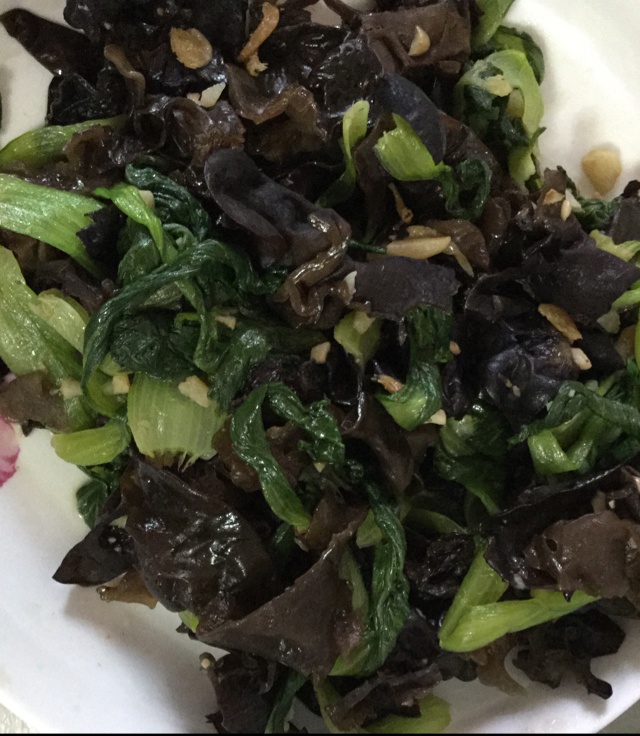 木耳炒油菜