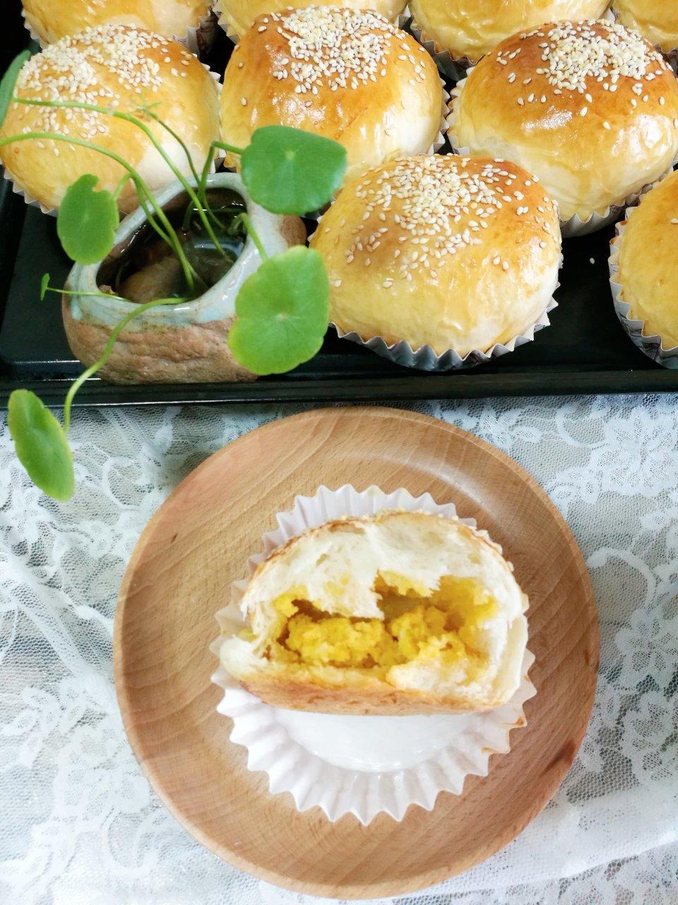咸鸭蛋黄奶酥夹心面包