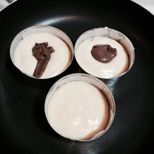 #舒芙蕾巧克力夹心厚松饼#的做法 步骤6