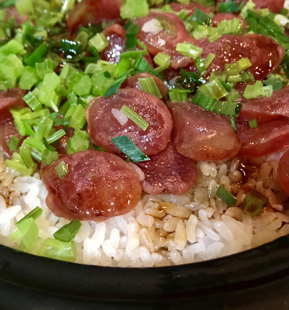 腊味煲仔饭，20分钟饭菜同出