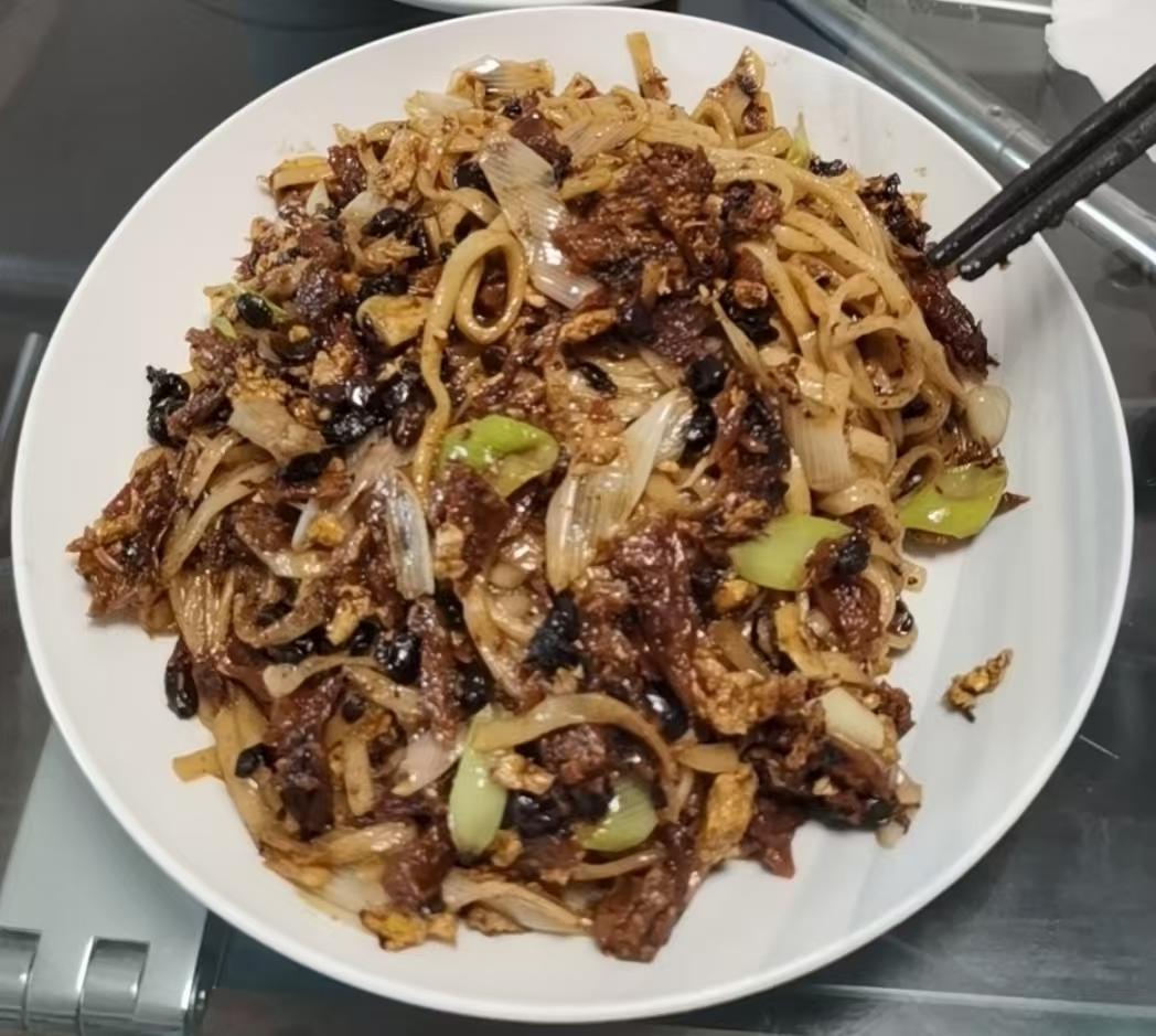 路边摊风味豆豉鲮鱼炒面