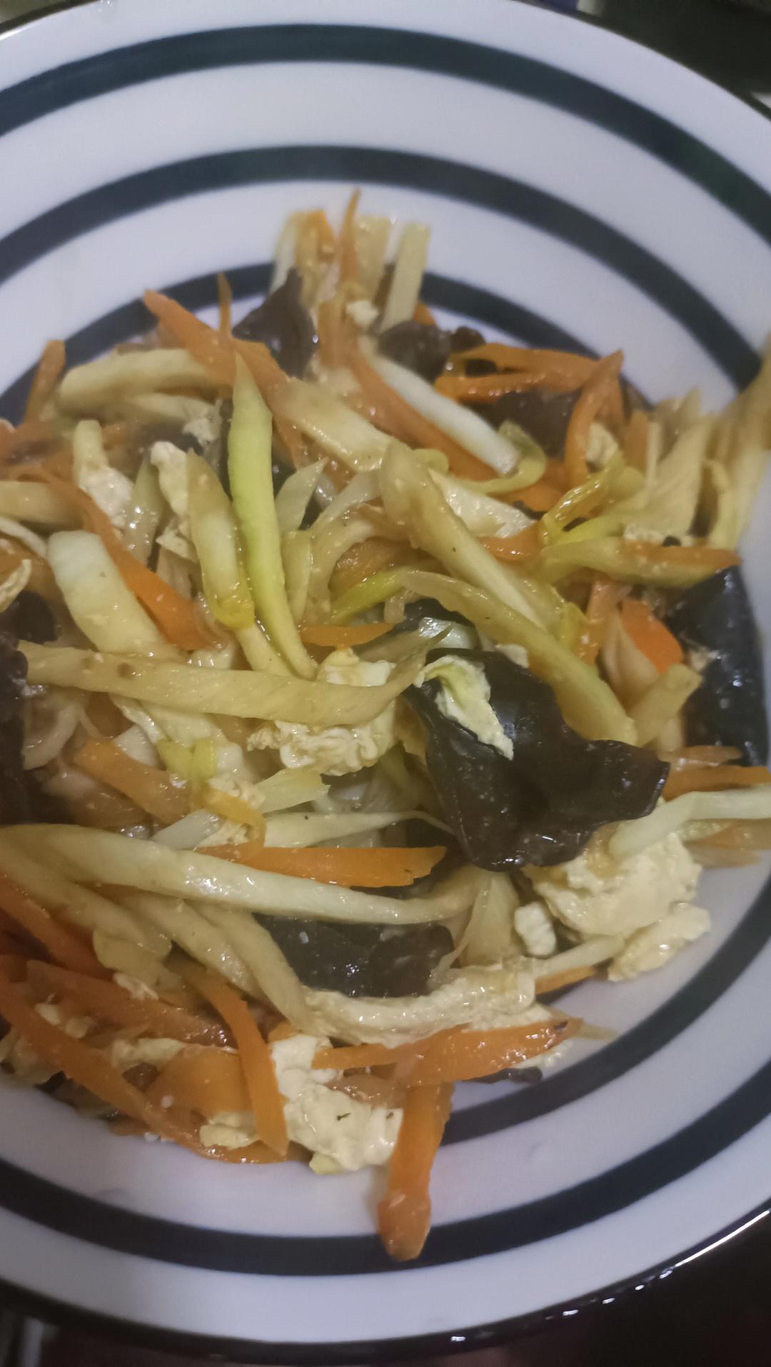 这个素鱼香肉丝太下饭！😋