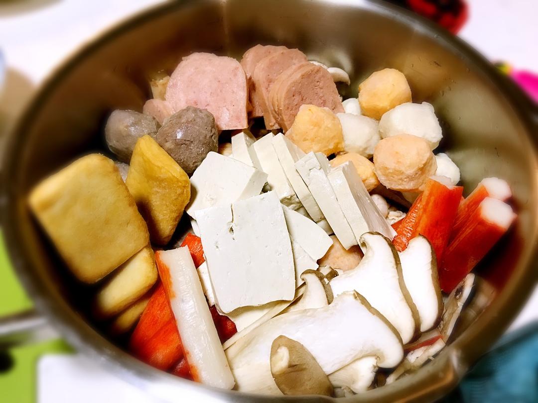 韩式部队锅 Korean Hot Pot (Budae-jjigae)