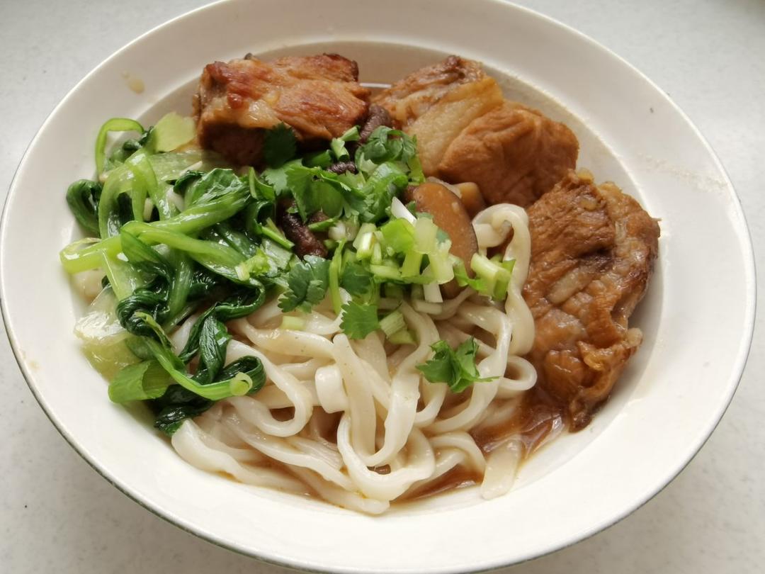 红烧排骨面
