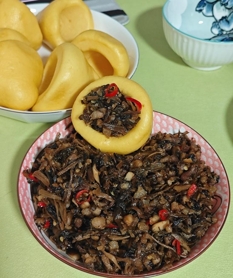 梅干菜香菇肉丁的做法