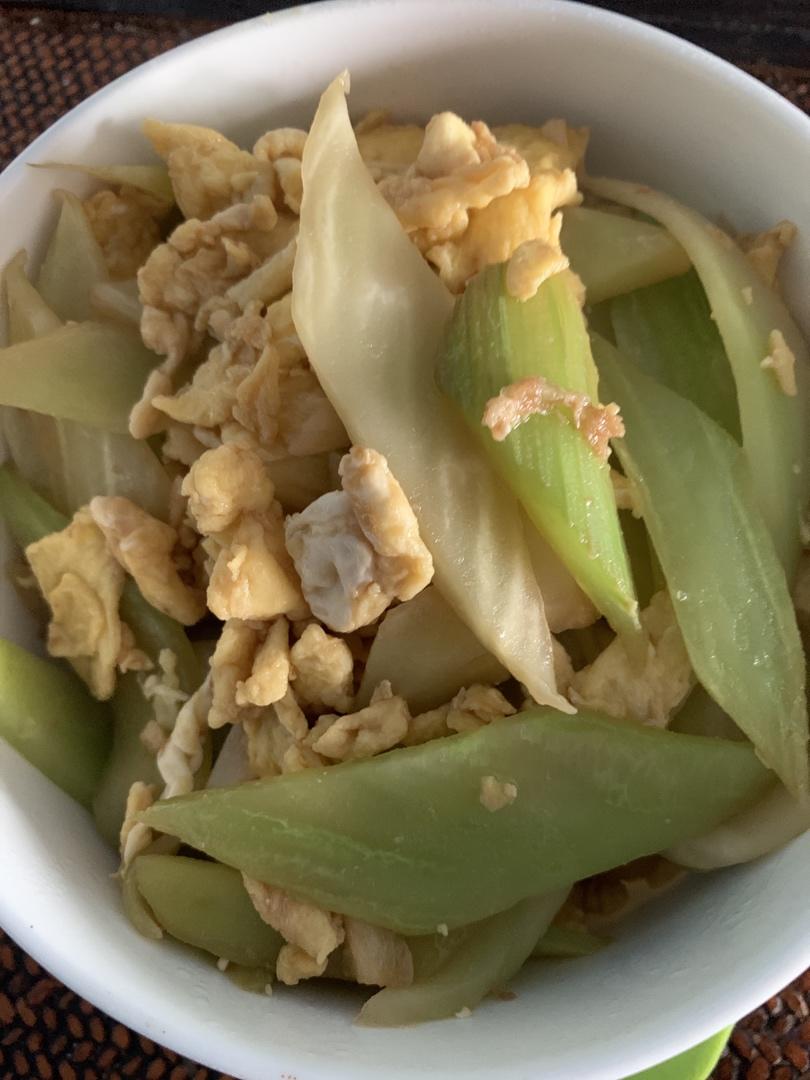 莴笋炒鸡蛋
