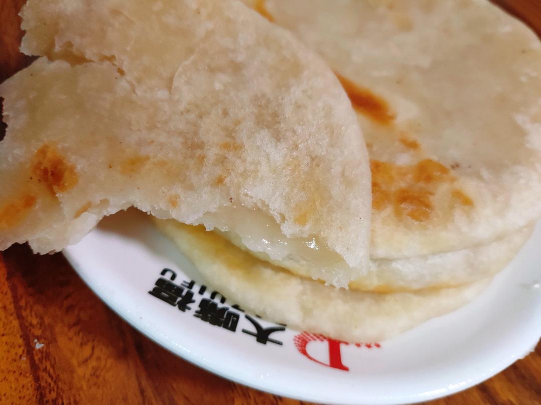 烫面小糖饼 柔软劲道 凉了也不硬 做法简单一看就会 附细节视频详解