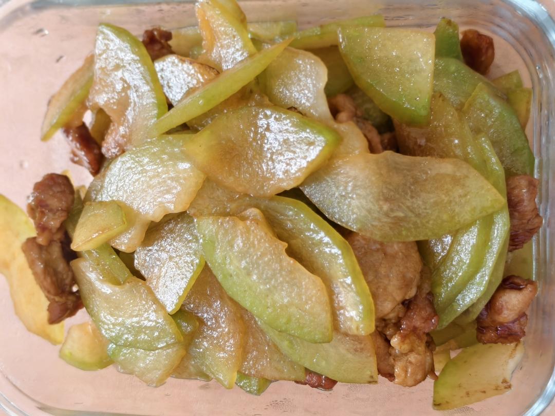 石瓜炒肉的做法