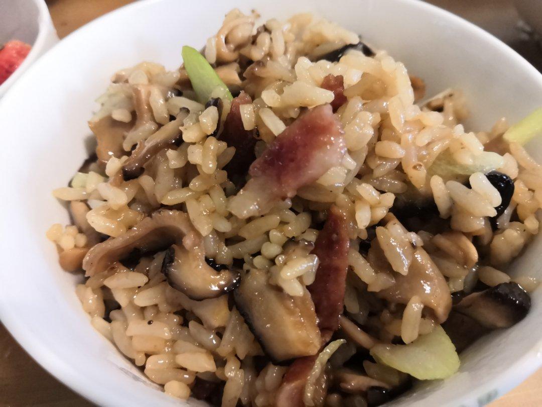 香菇腊肠油饭