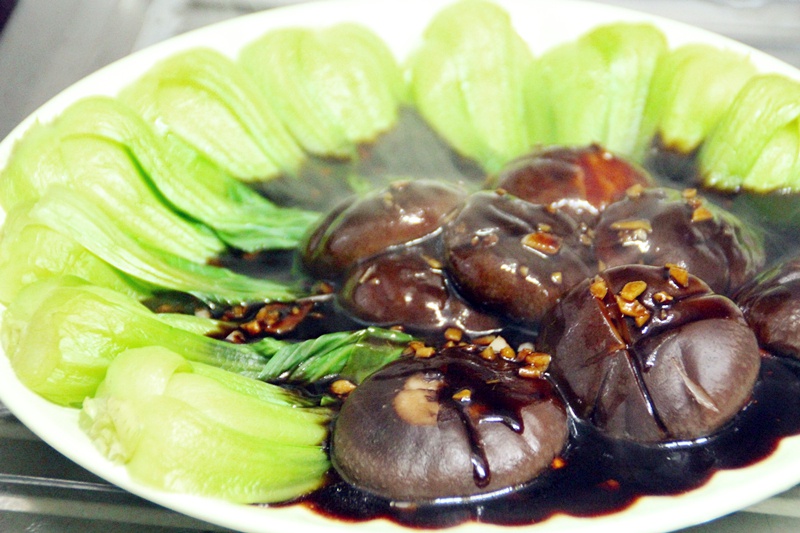 浇汁香菇油菜
