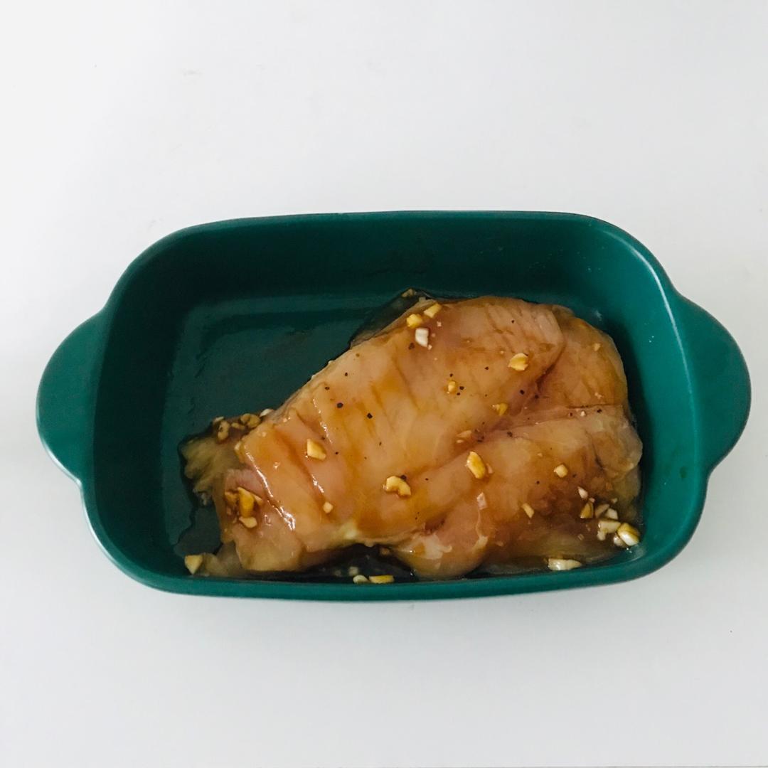 酷炫屌炸天好吃的煎鸡胸肉（香蒜蜂蜜煎鸡胸肉）