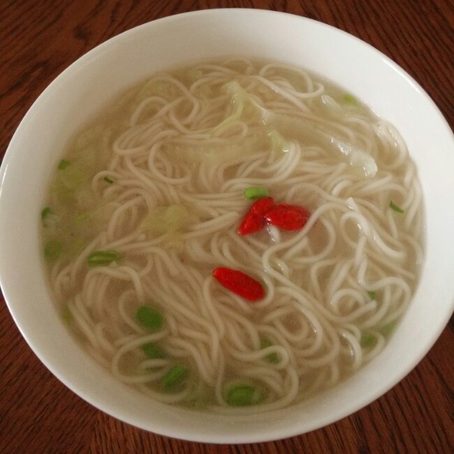 家常酱油汤面