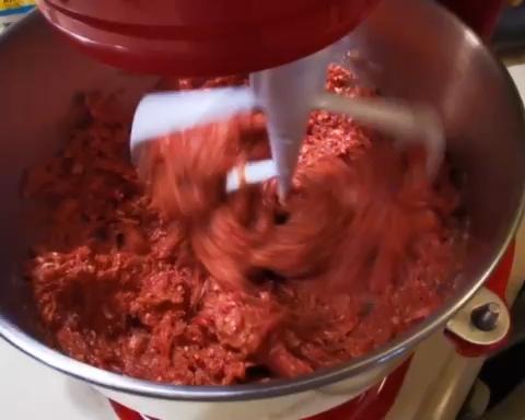 多汁味美汉堡牛肉饼