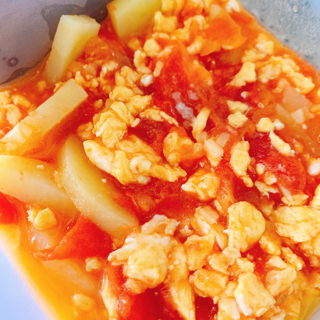 西红柿土豆炒鸡蛋