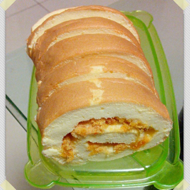肉松戚风蛋糕卷