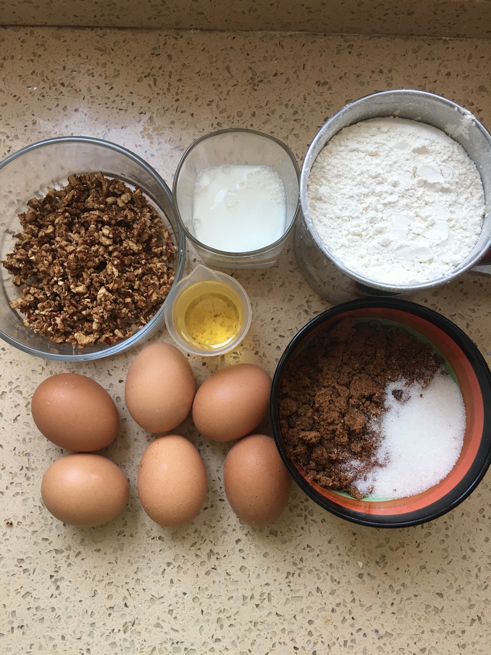 红枣海绵蛋糕的做法 步骤1