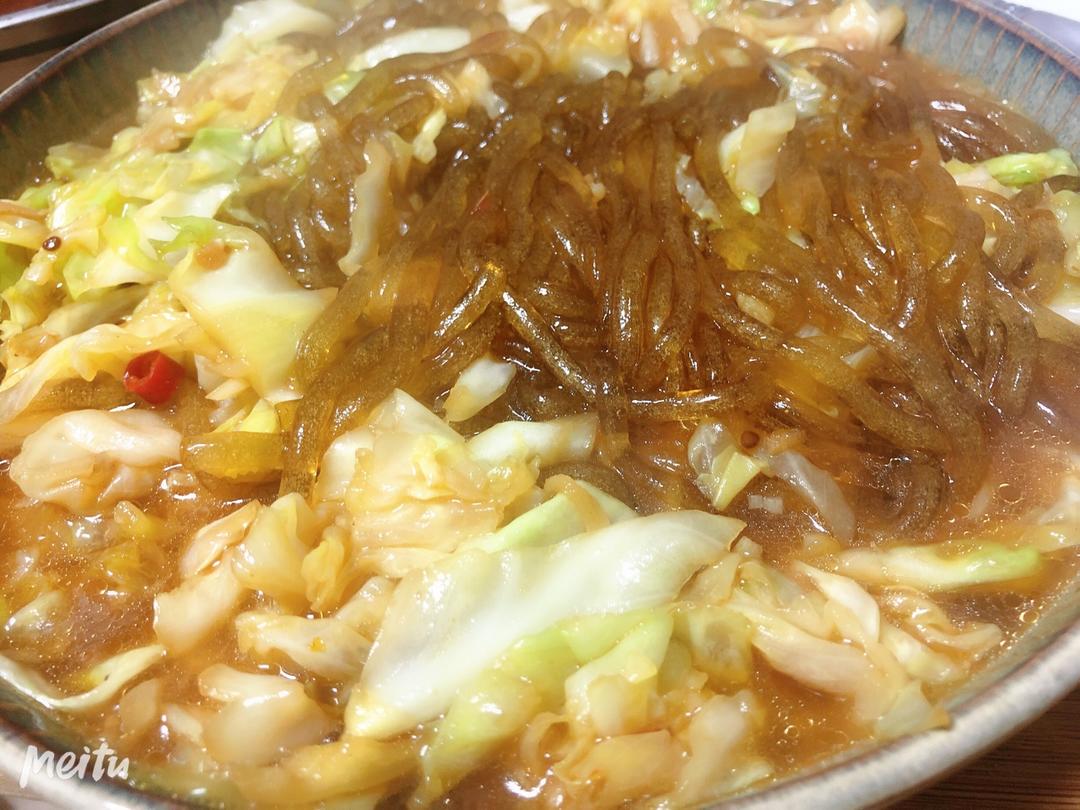 上班族的快手简单晚餐——卷心菜炒粉