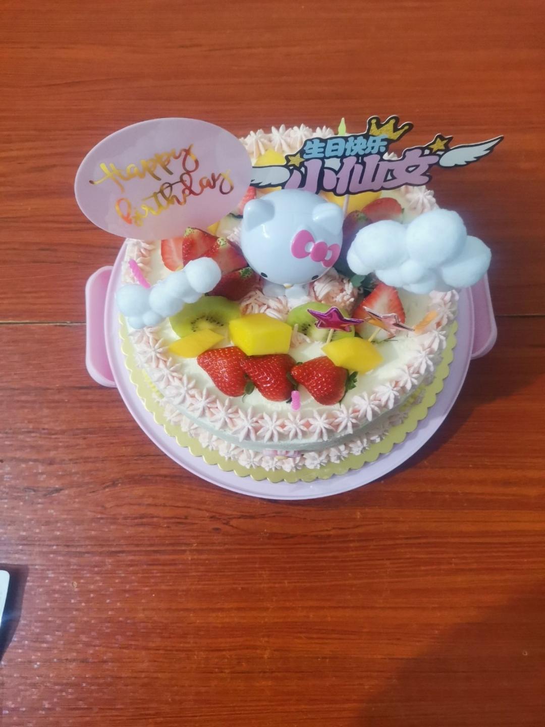 凯蒂猫装饰蛋糕