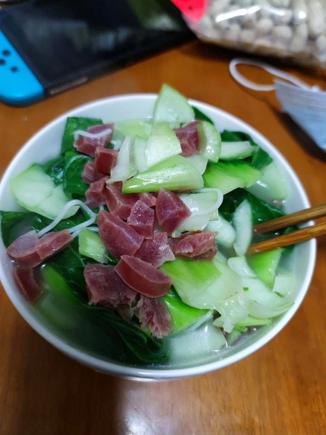 无油青菜腊肠清面