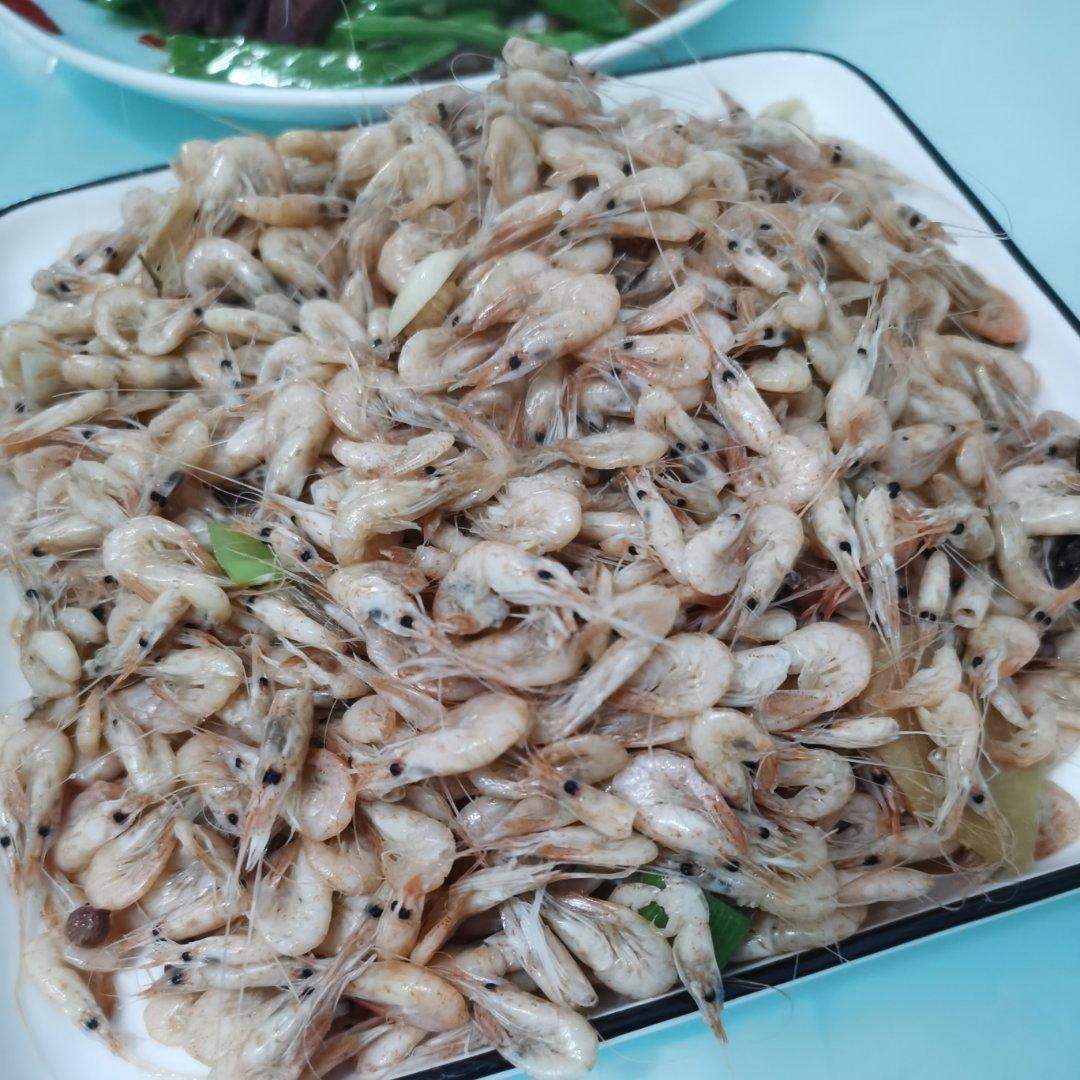 爆炒小河虾