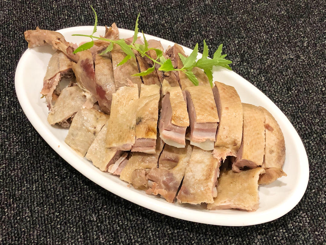 鲜嫩不腥的家庭版盐水鸭
