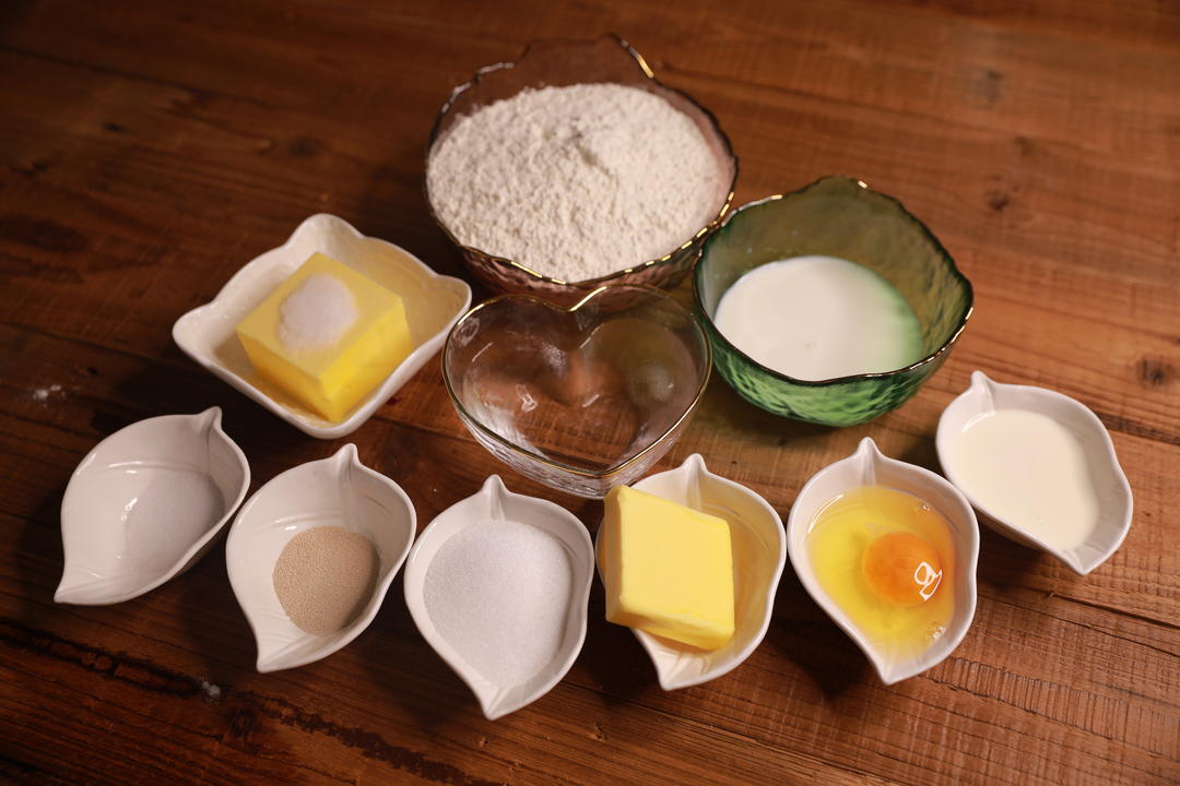 纯奶手撕吐司的做法 步骤1