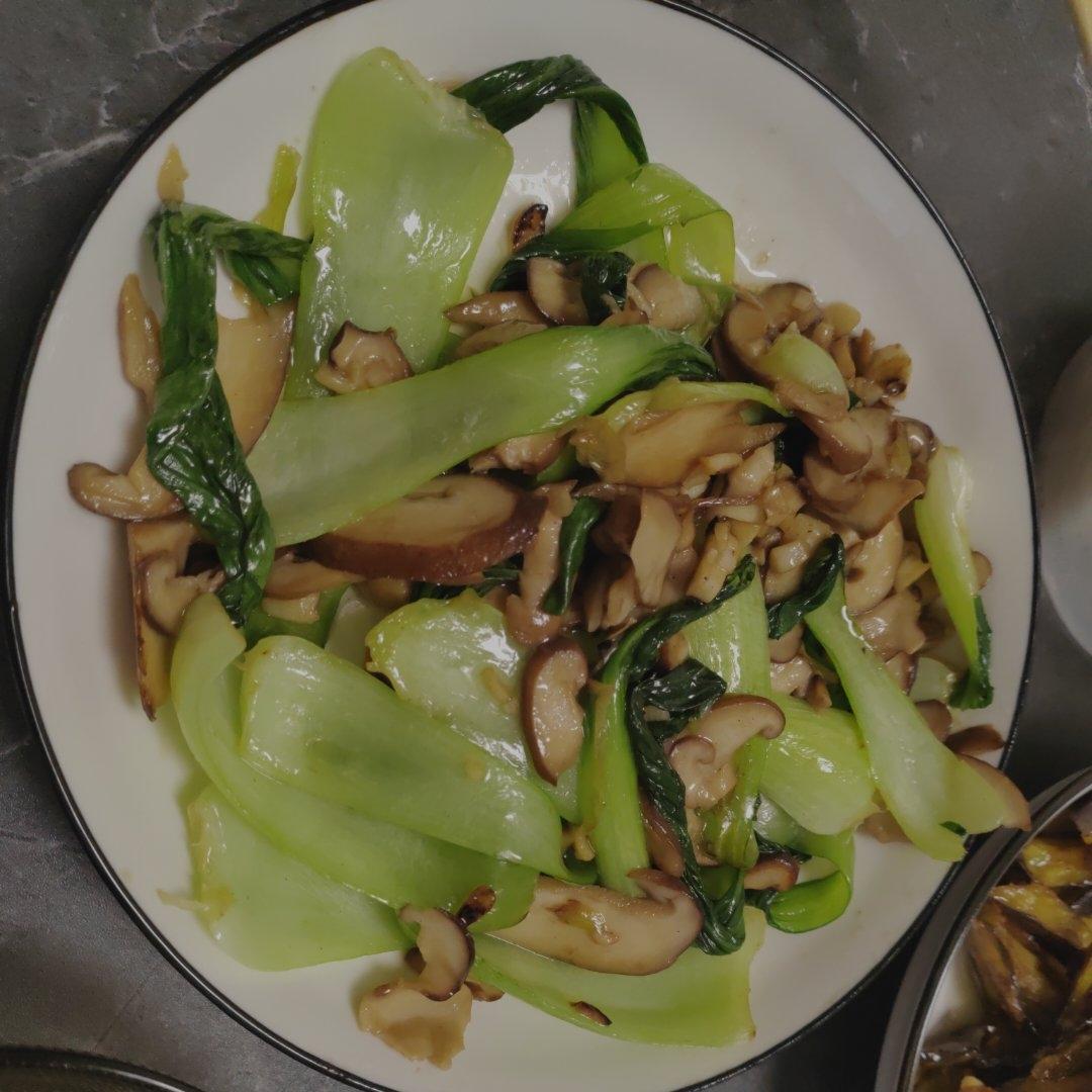 简易版香菇扒油菜