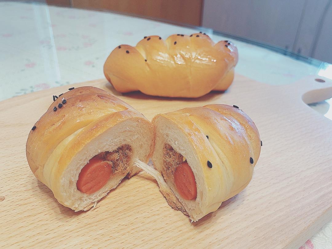 肉松肠仔包