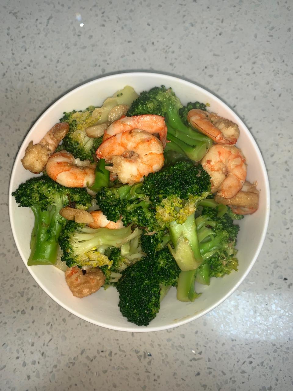 西兰花炒虾仁（简单版）