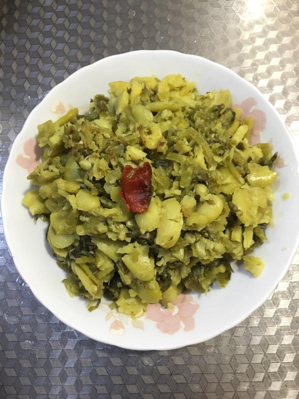 咸菜肉末炒蚕豆瓣