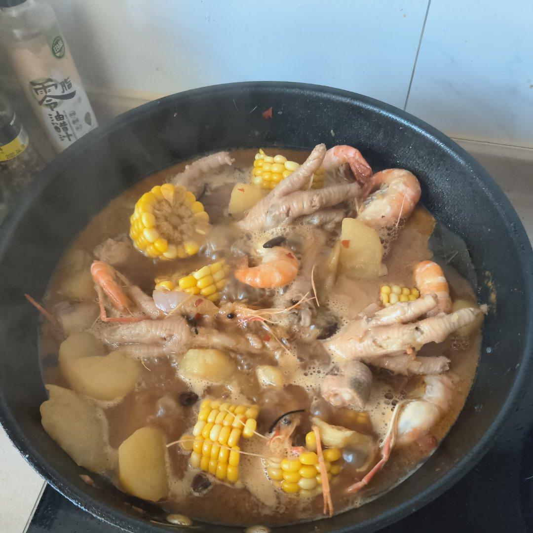 大虾鸡爪煲