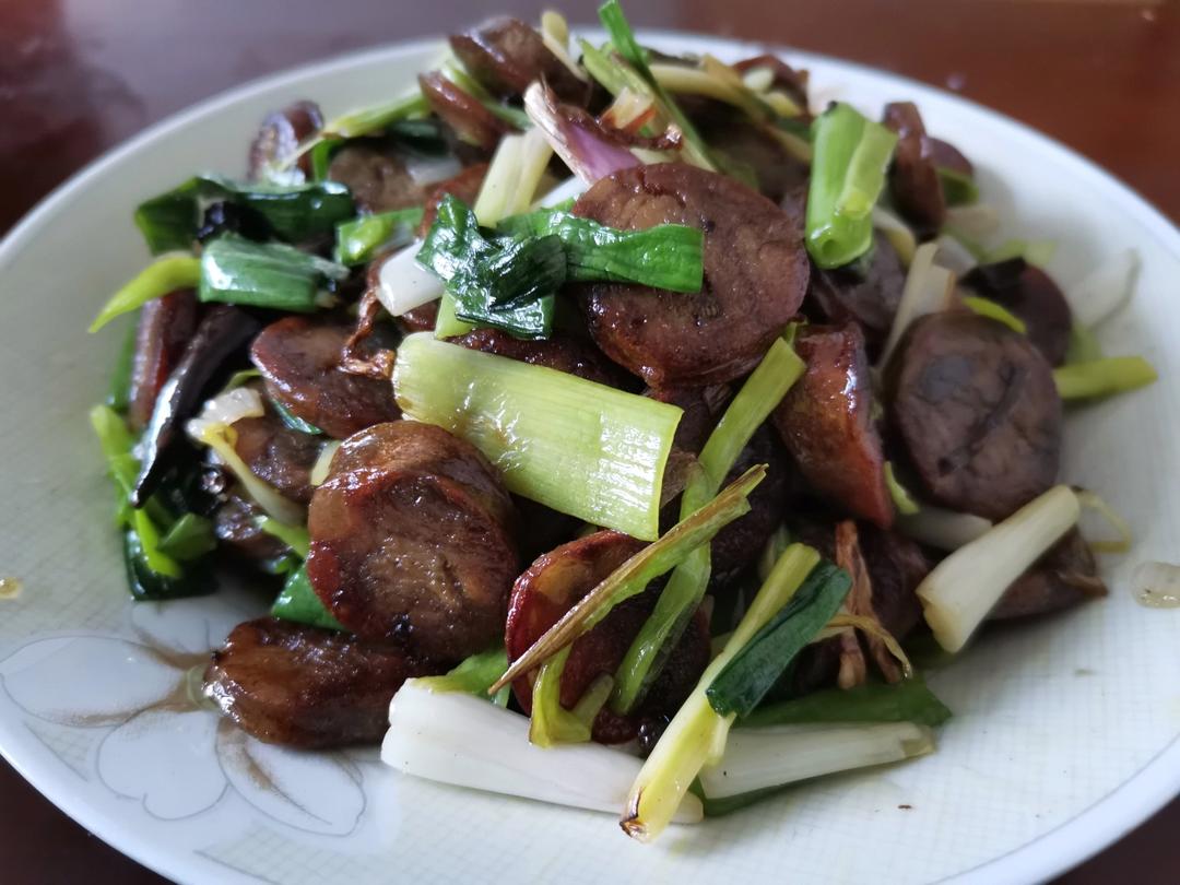 ㊙️腊味‼️豉香腊肠炒蒜苗‼️家常菜