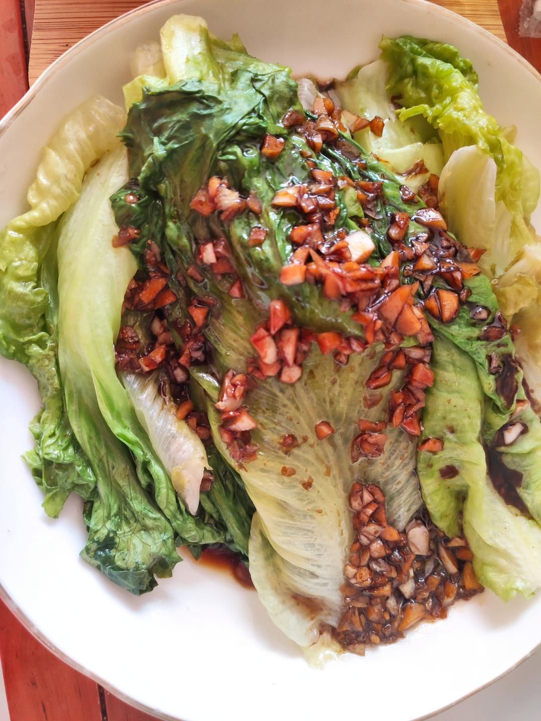 蒜蓉蚝油生菜，清脆爽口，色香味俱全