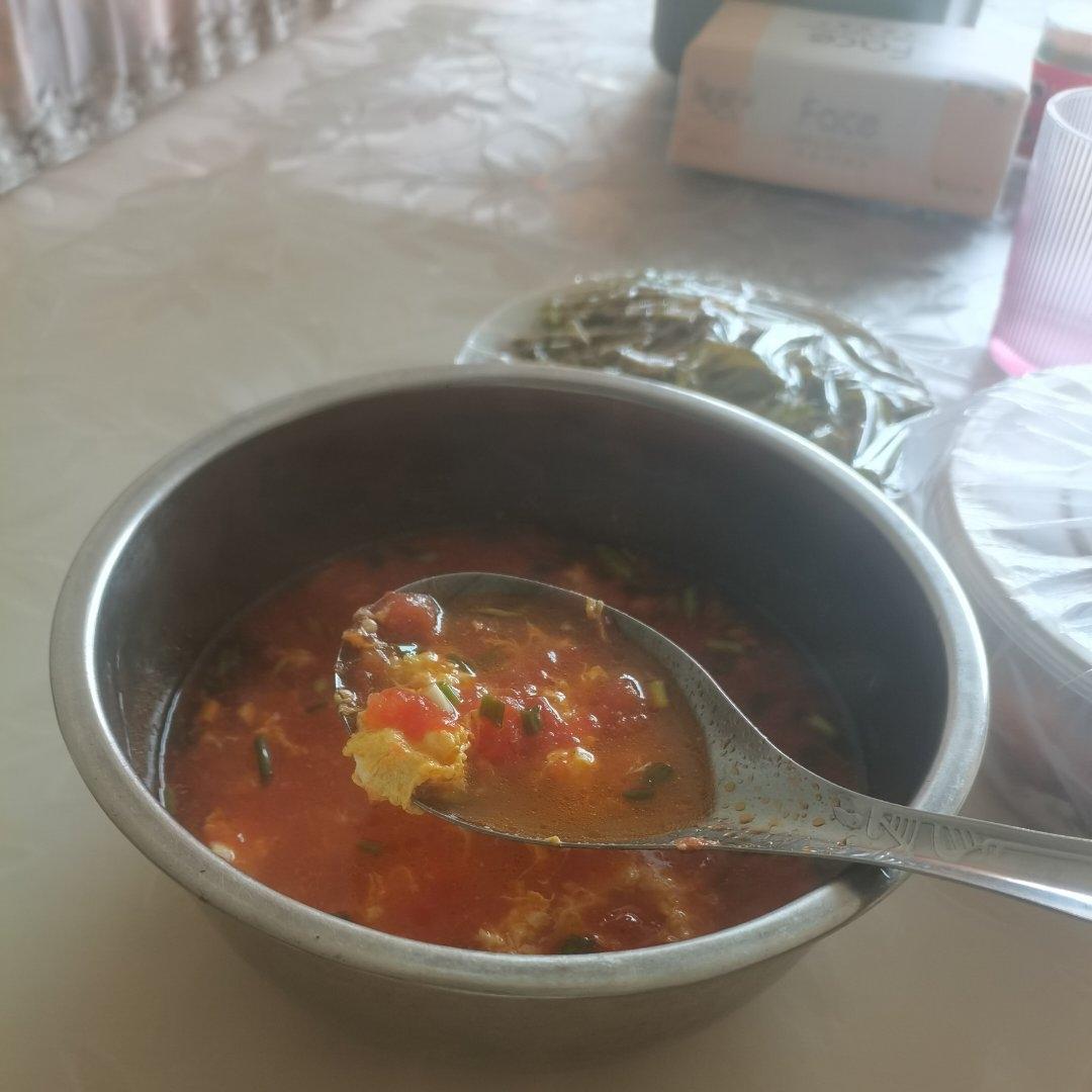 你真的会做「西红柿鸡蛋汤」吗？教你一招，蛋花漂亮超好喝！