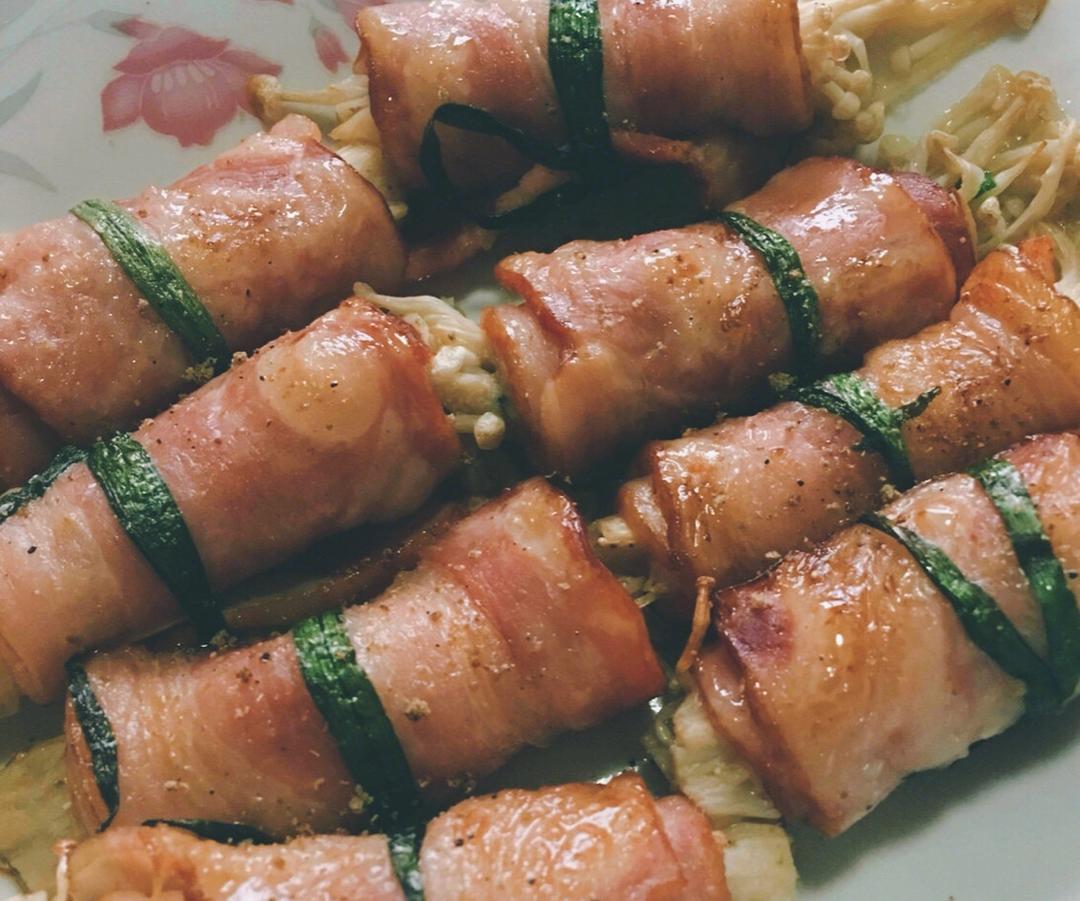 【金针菇培根卷】