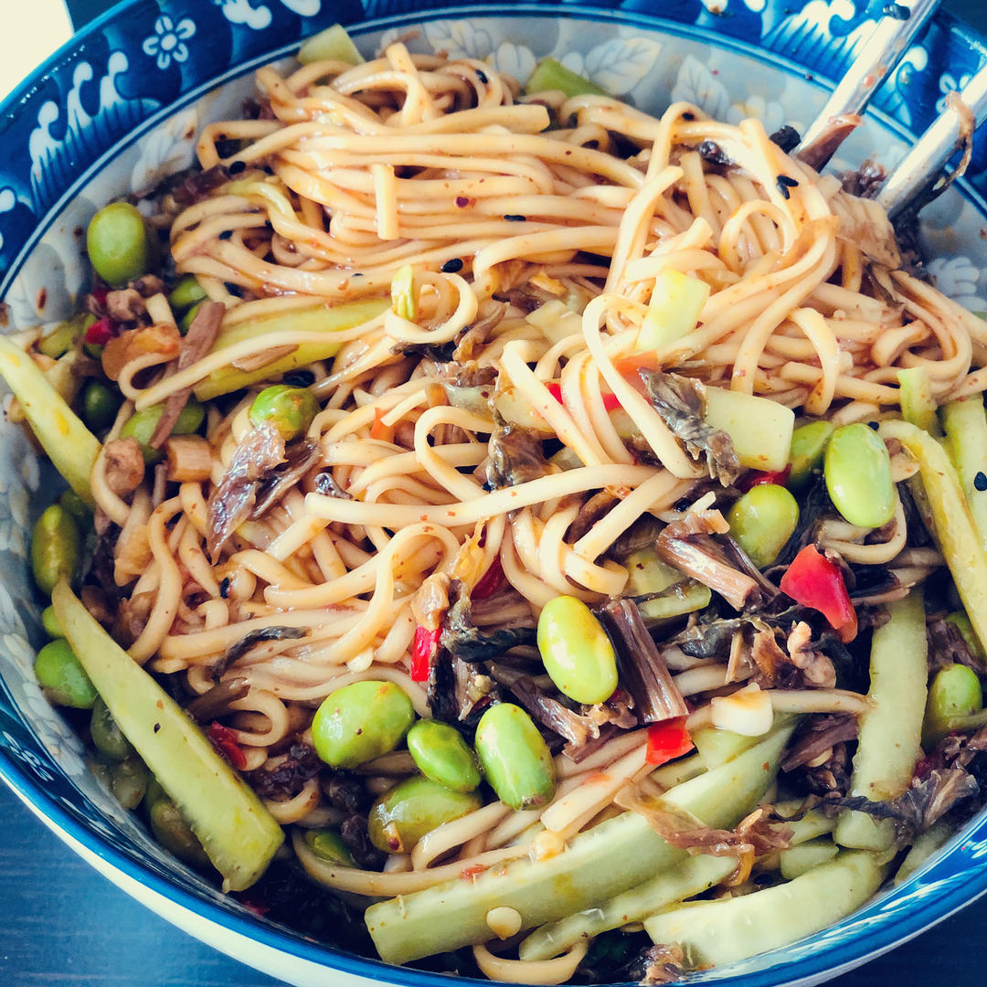 酸辣爽口的凉拌面！保证吃一次就上瘾