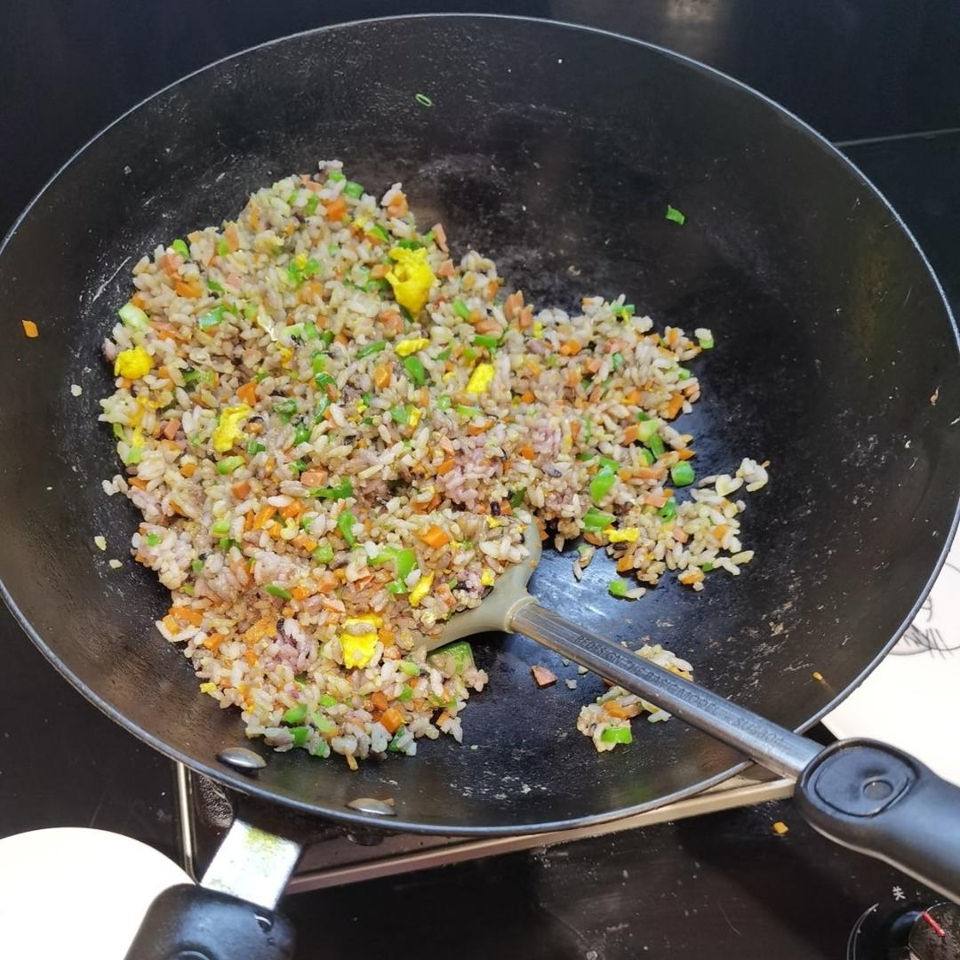 黄金火腿肠蛋炒饭