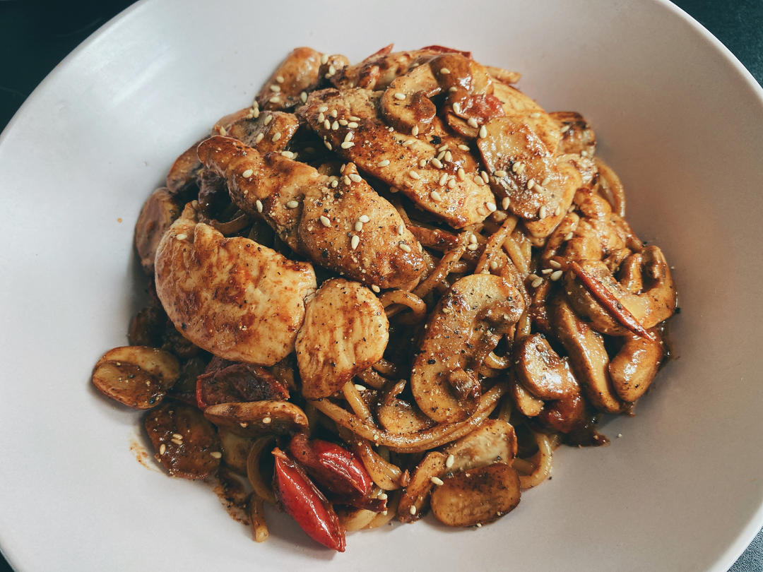 🍅🍅番茄奶油牛肉意麵🍝🍝   醬汁好吃到舔盤子！