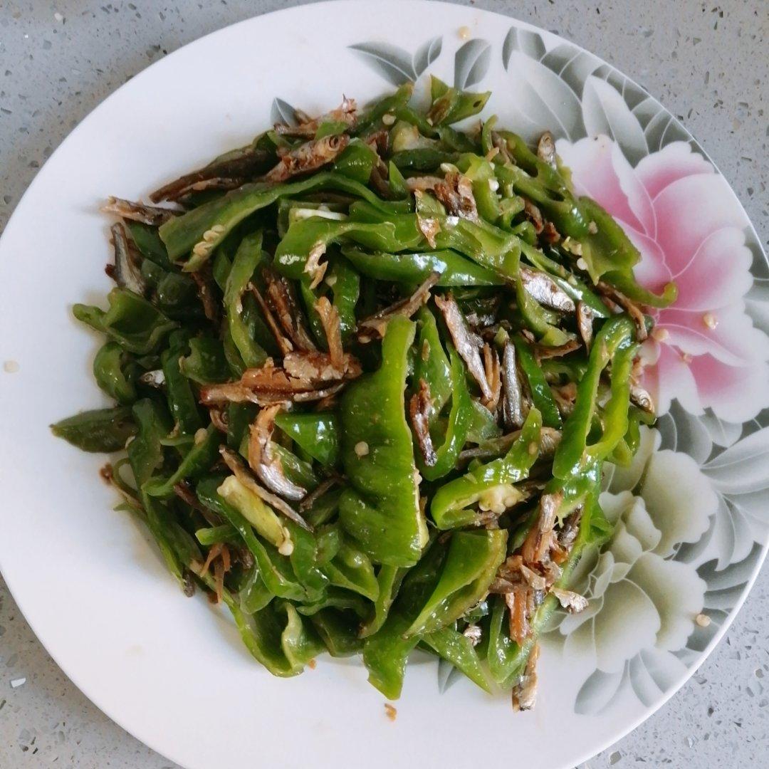 青椒小鱼干
