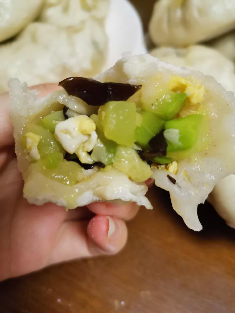西葫芦鸡蛋包子