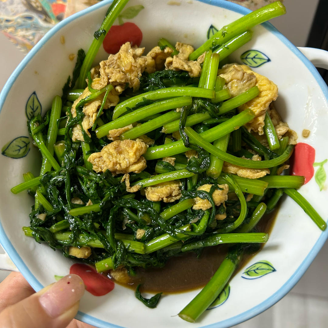 茼蒿炒鸡蛋