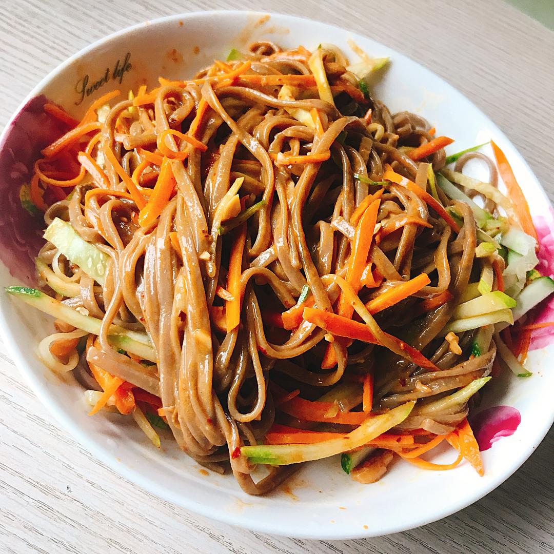 麻酱凉拌荞麦面